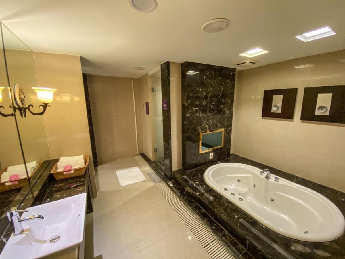 Discovery Motel - Nangang Тайпей Екстериор снимка